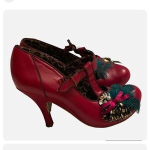 Y2K Irregular Choice Leather Shoes Women Size 8 w Attached Feathers Fun Burgundy